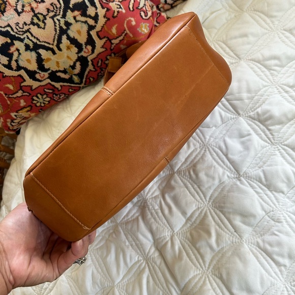 Le Donne Classic Hobo Handbag - Picture 6 of 7